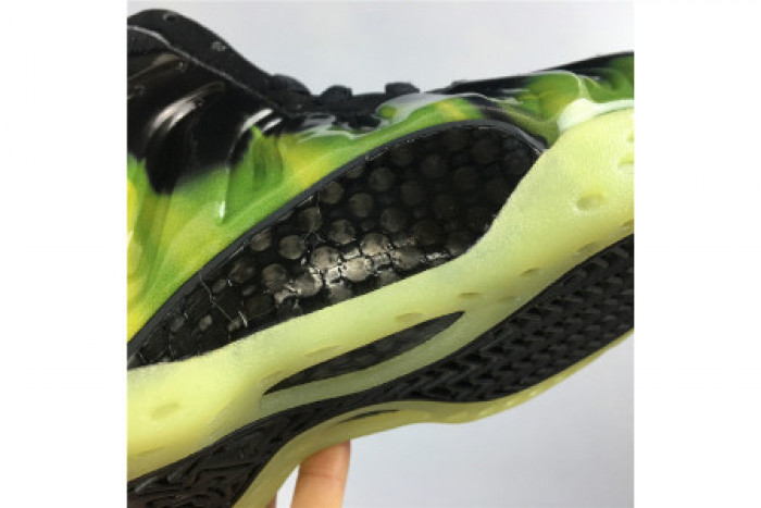 NIKE AIR FOAMPOSITE ONE PARANORMAN 