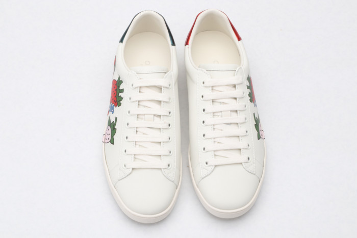 G*u*i low-top sneaker